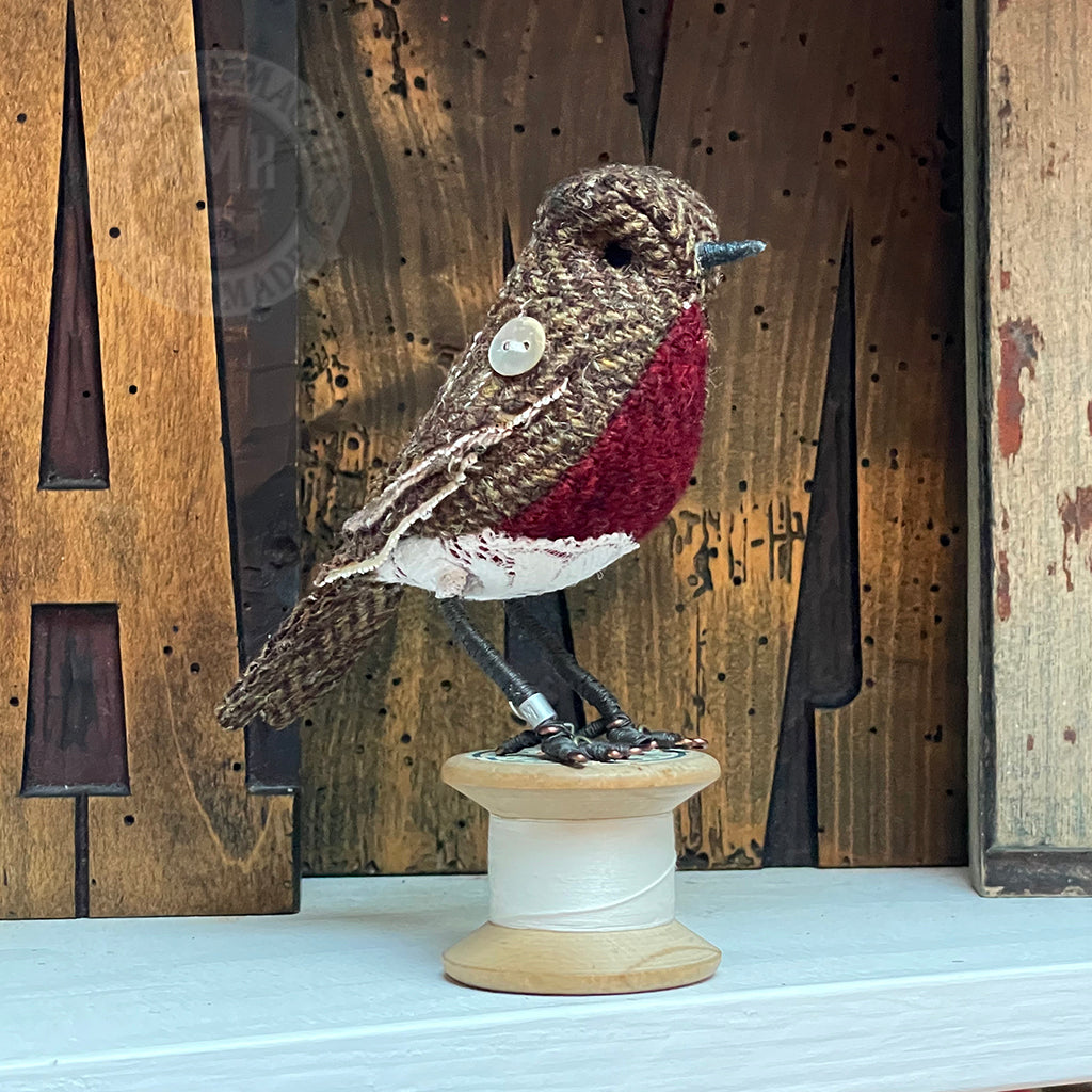 Mini robin on vintage reel